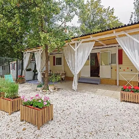 Resort Superior Mobile Home 9 *